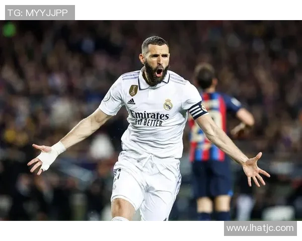 皇马与狼堡经典对决回放重温激情时刻与精彩进球瞬间